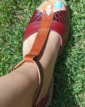 Sandalia vino serpiente café