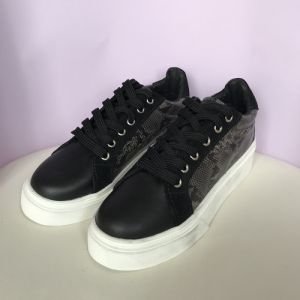 Zapatilla Dolce planta 3,5 cm pitón metal negro liso reno