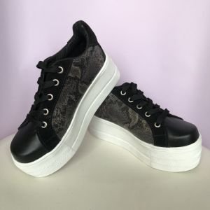 Zapatilla Dolce planta 5,5 cm pitón metal negro liso reno