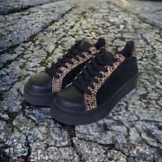 Zapatilla Dolce planta 3,5 cm negro liso reno chita