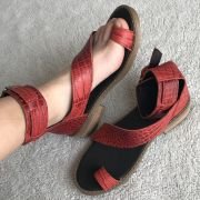 Zapatilla Dolce planta 5,5 cm pitón metal negro liso reno